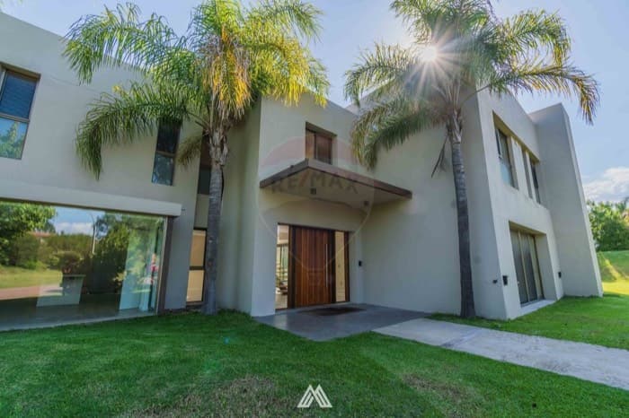 Casa en Barrio Privado Carmel - Canelones — 4 dormitorios, Canelones — en venta